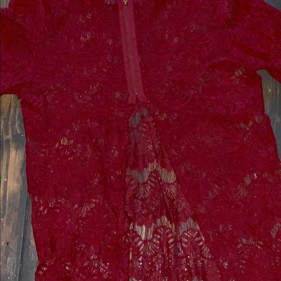 Lace Open Back Shirt - Picture 2 of 2